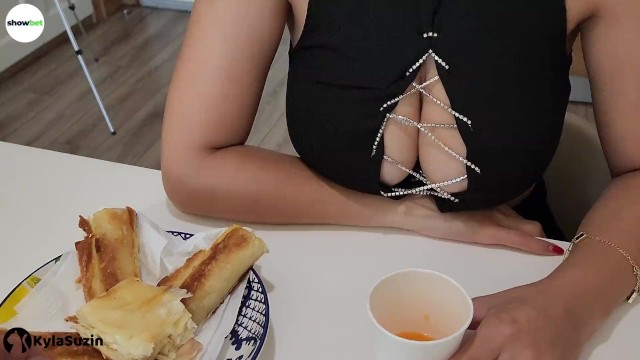 Azgın komşum sikilmek için bahaneler uyduruyor