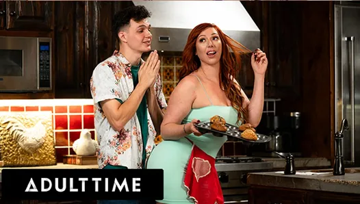 yetişkin zamanı - milf lauren phillips, genç üvey oğlunun cılız en iyi arkadaşı tarafından sikildi almayı seviyor