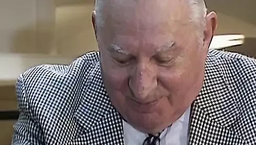 Siyahi Hatunlar Yaşlı Almanlarla Götten Sikişiyor