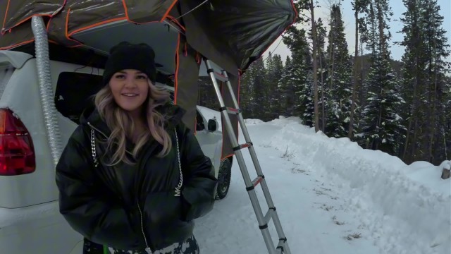 Ahlaksız sarışın, kız arkadaşım uyurken beni çadırına davet etti