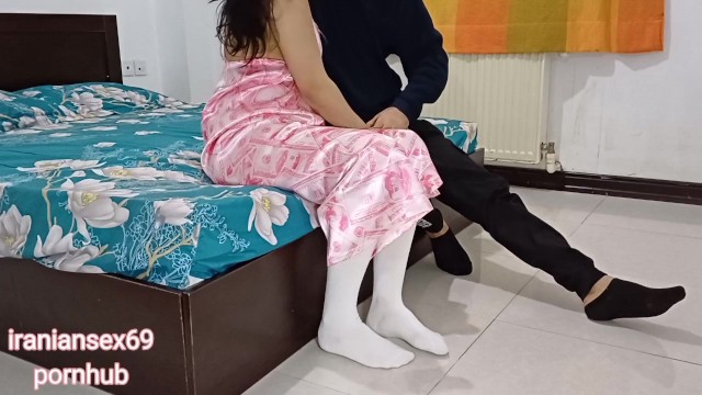 Kocaman kalçalara sahip ıranlı kadının ağzına verdim